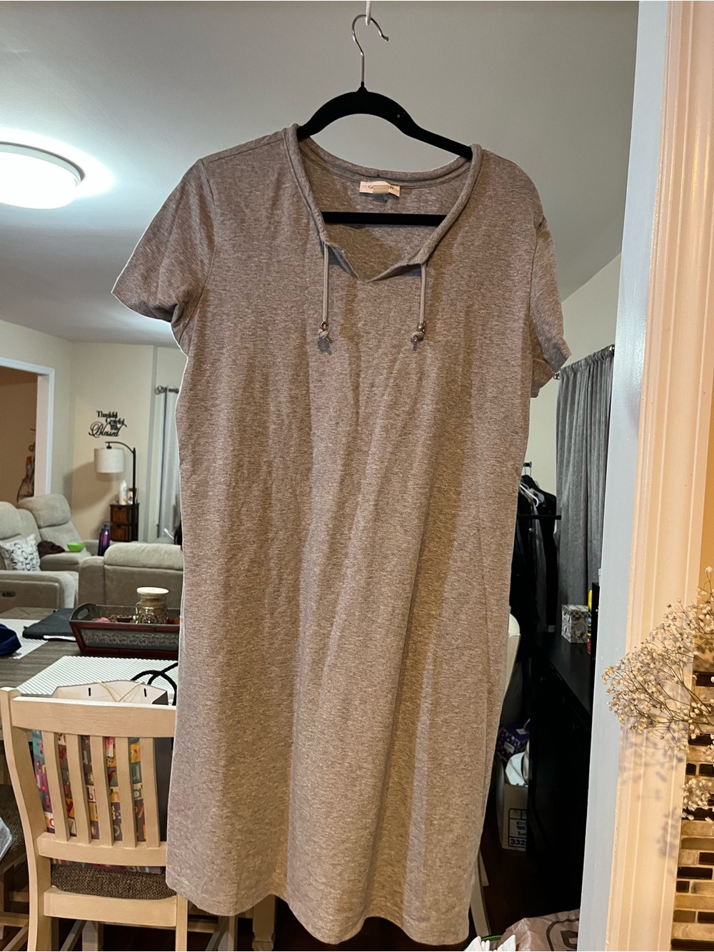 Calvin Klein Casual Grey Short-Sleeve Drawstring dress has no size tag